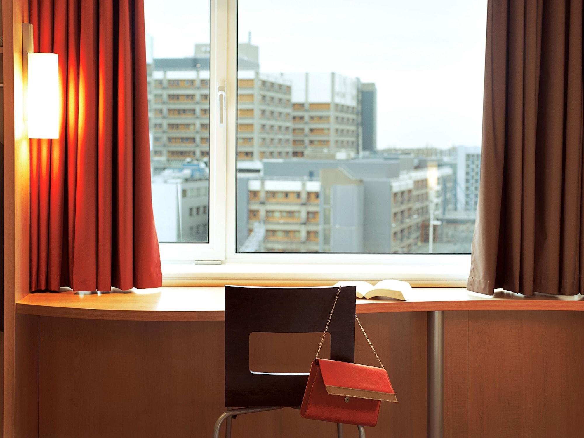 Hotel Ibis Coimbra Centro Bagian luar foto