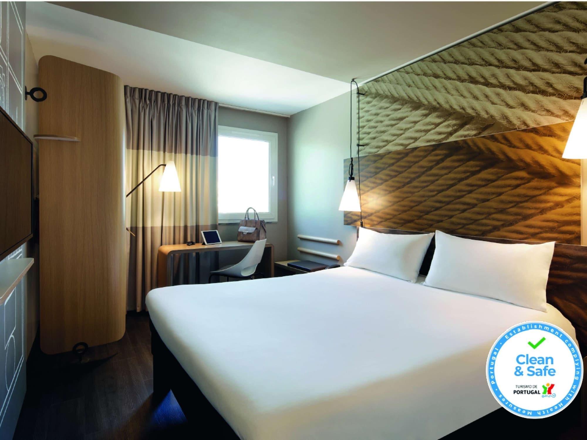 Hotel Ibis Coimbra Centro Bagian luar foto