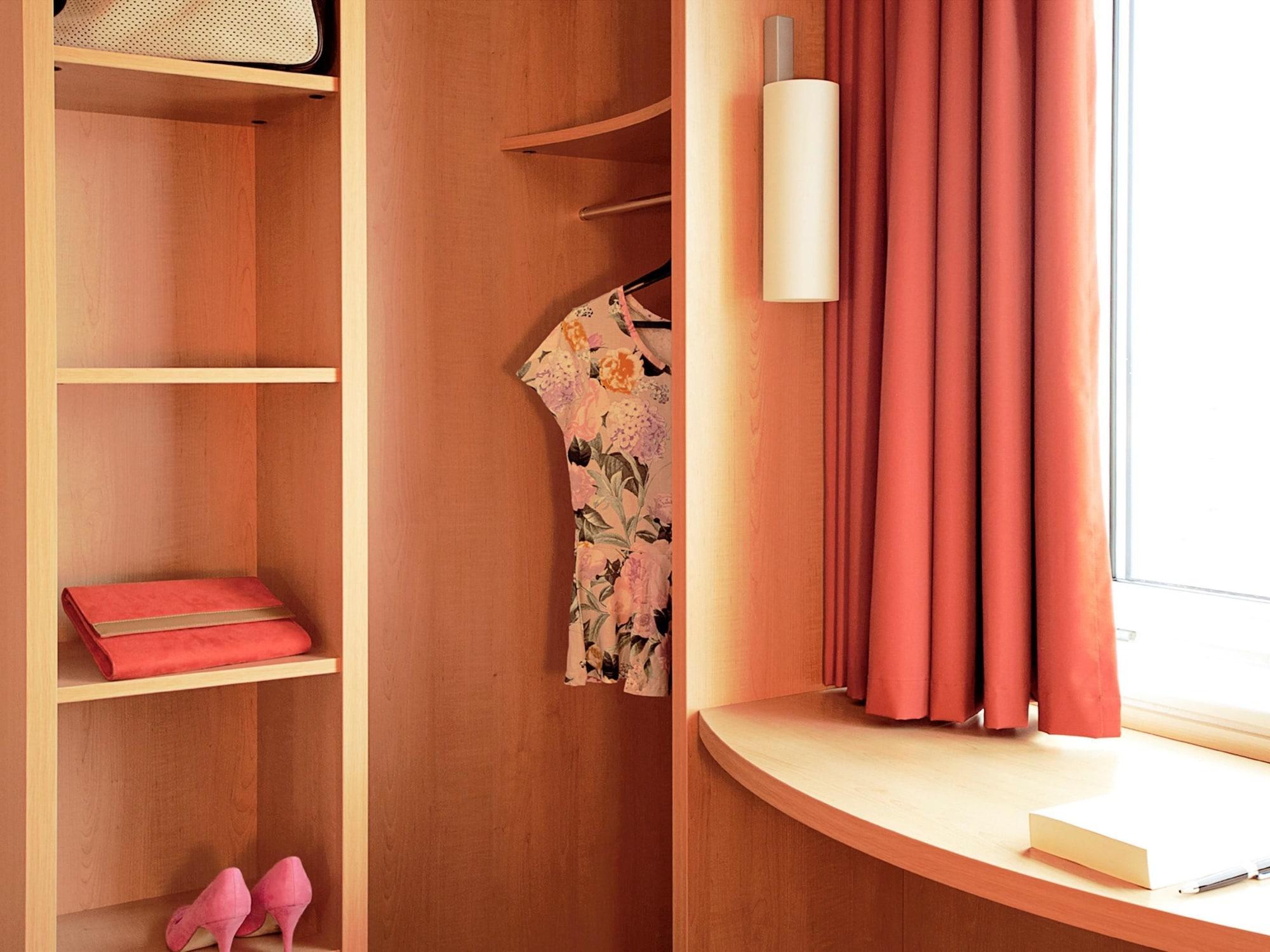 Hotel Ibis Coimbra Centro Bagian luar foto