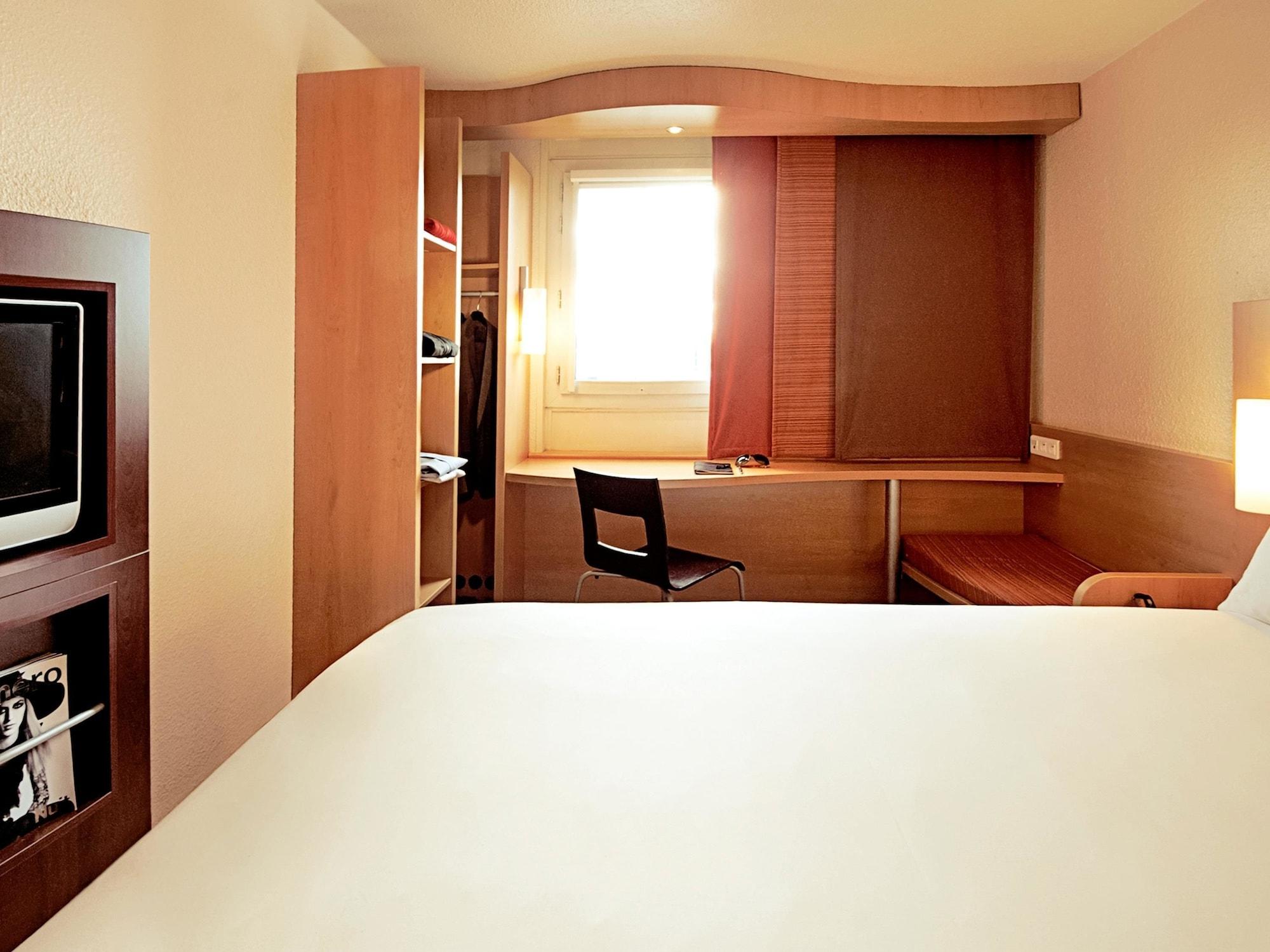 Hotel Ibis Coimbra Centro Bagian luar foto
