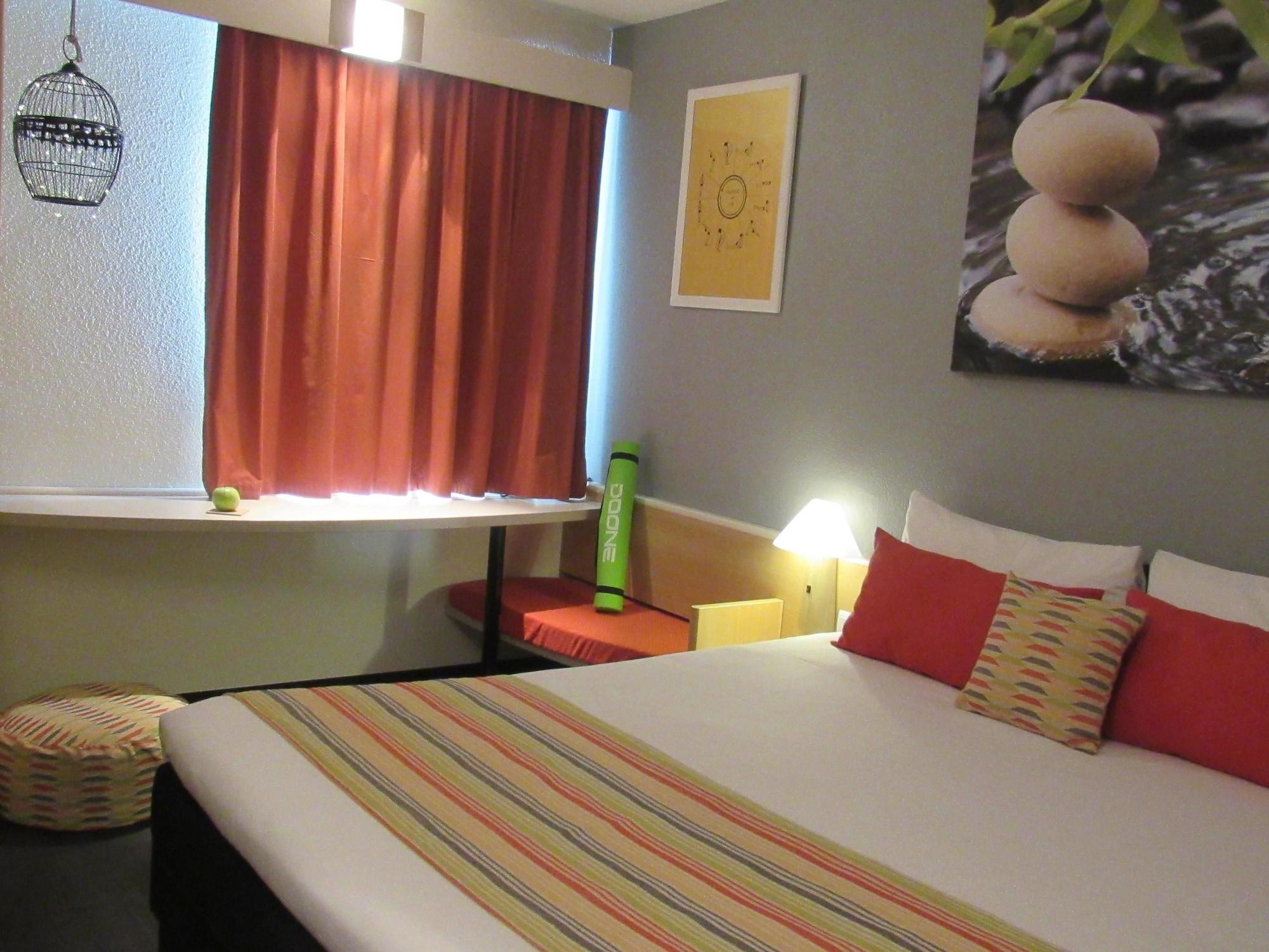 Hotel Ibis Coimbra Centro Bagian luar foto