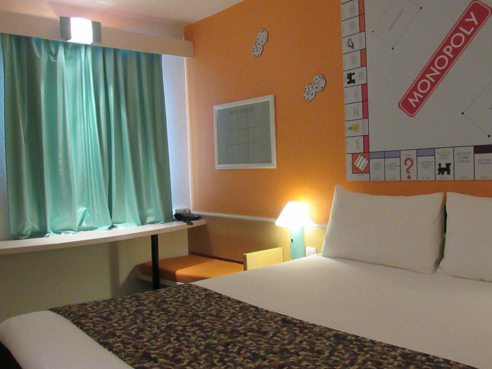 Hotel Ibis Coimbra Centro Bagian luar foto