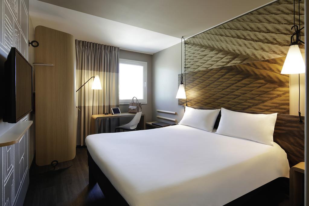 Hotel Ibis Coimbra Centro Bagian luar foto