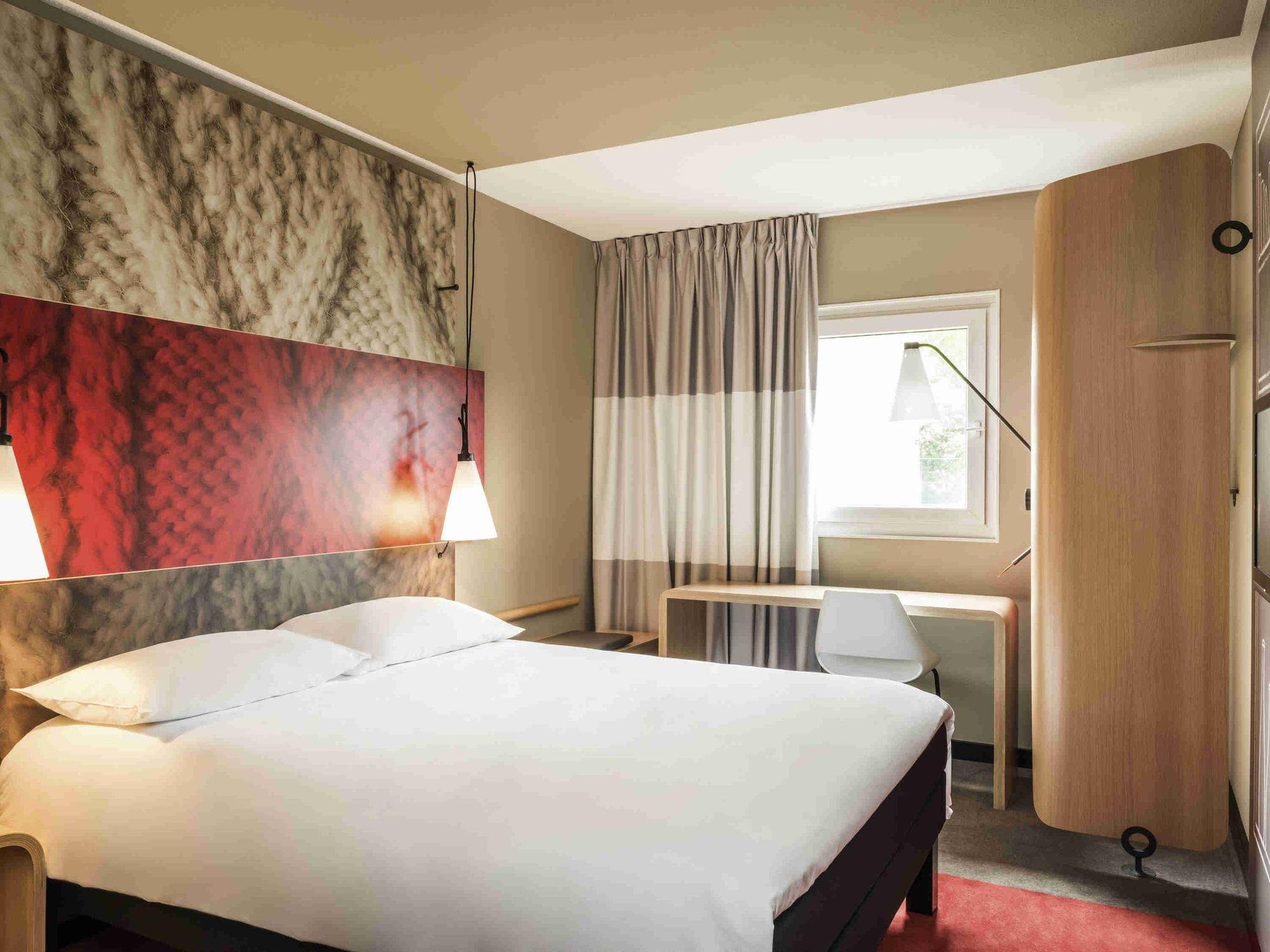 Hotel Ibis Coimbra Centro Bagian luar foto