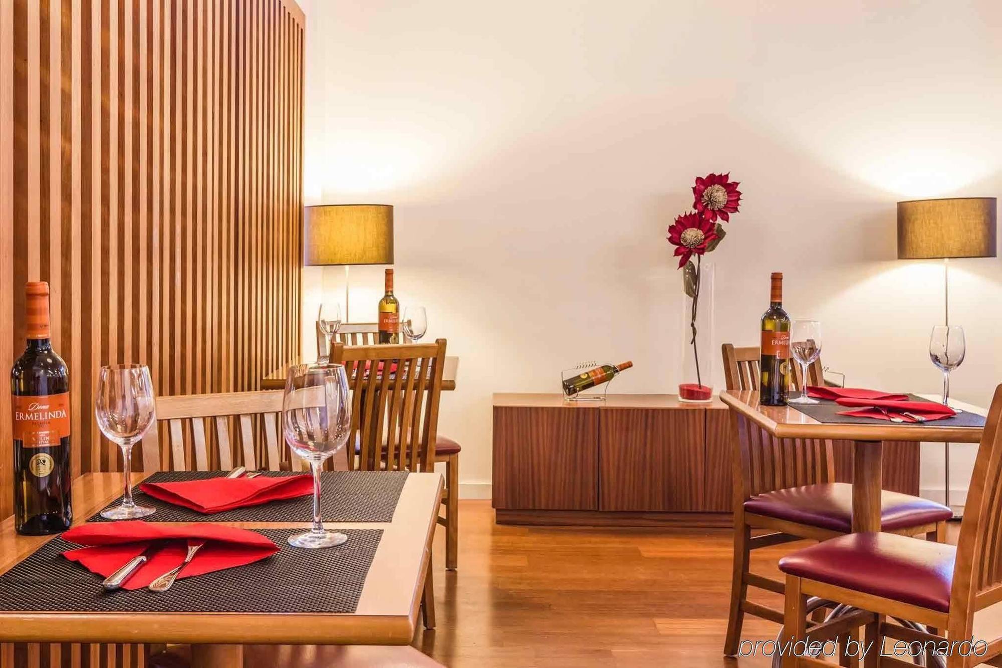 Hotel Ibis Coimbra Centro Bagian luar foto