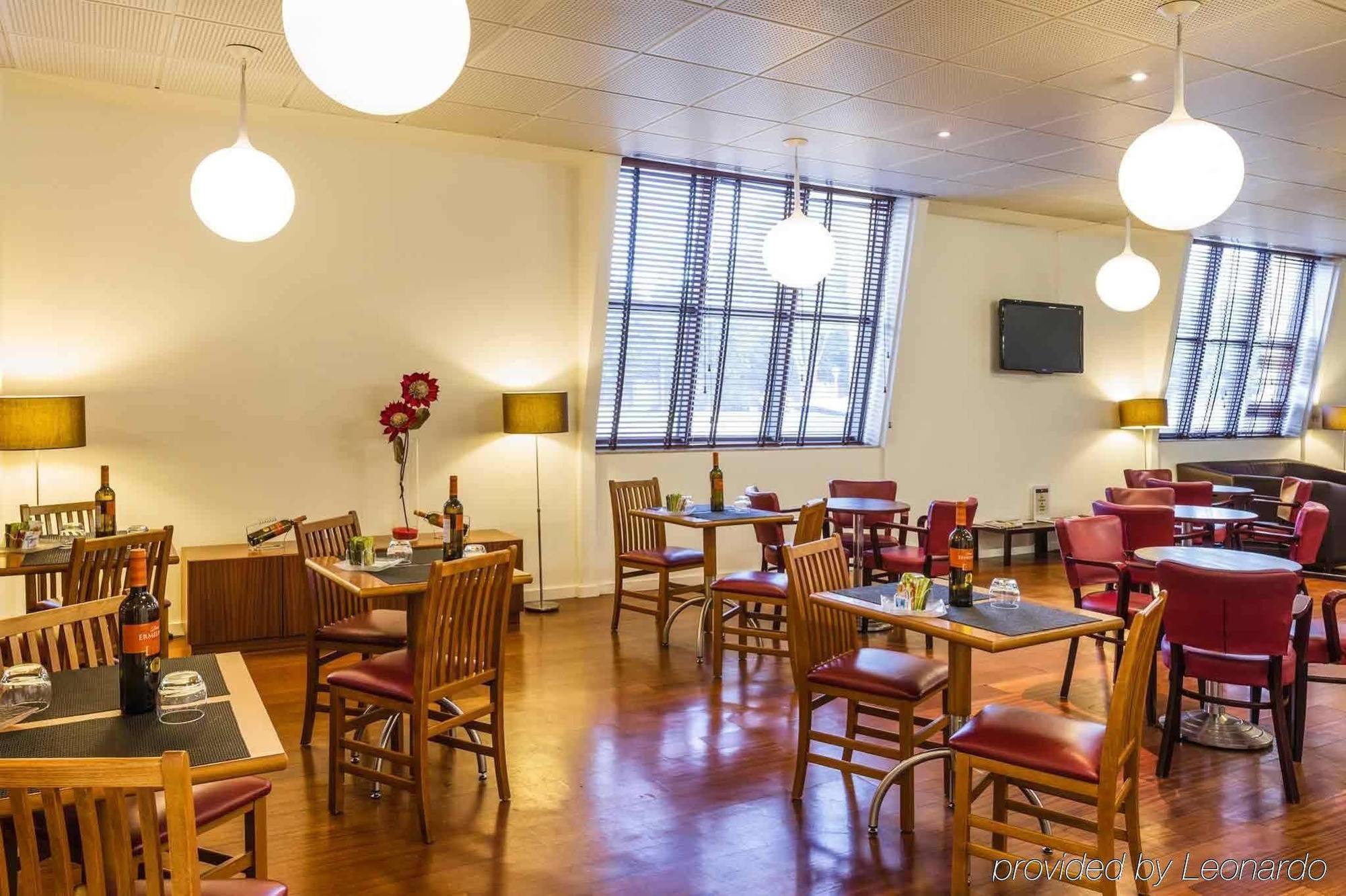 Hotel Ibis Coimbra Centro Bagian luar foto